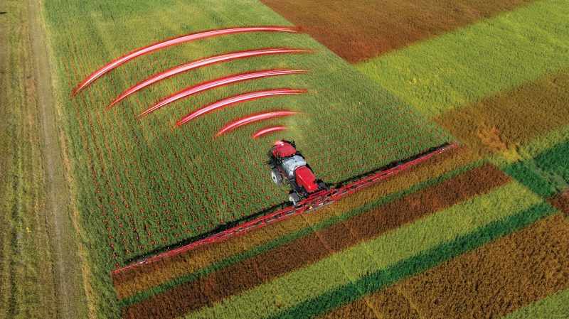 Case IH Patriot 4450 using SenseApply Technology_711107