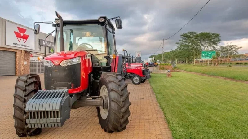 Tractors-for-Sale-in-South-Africa-900x500
